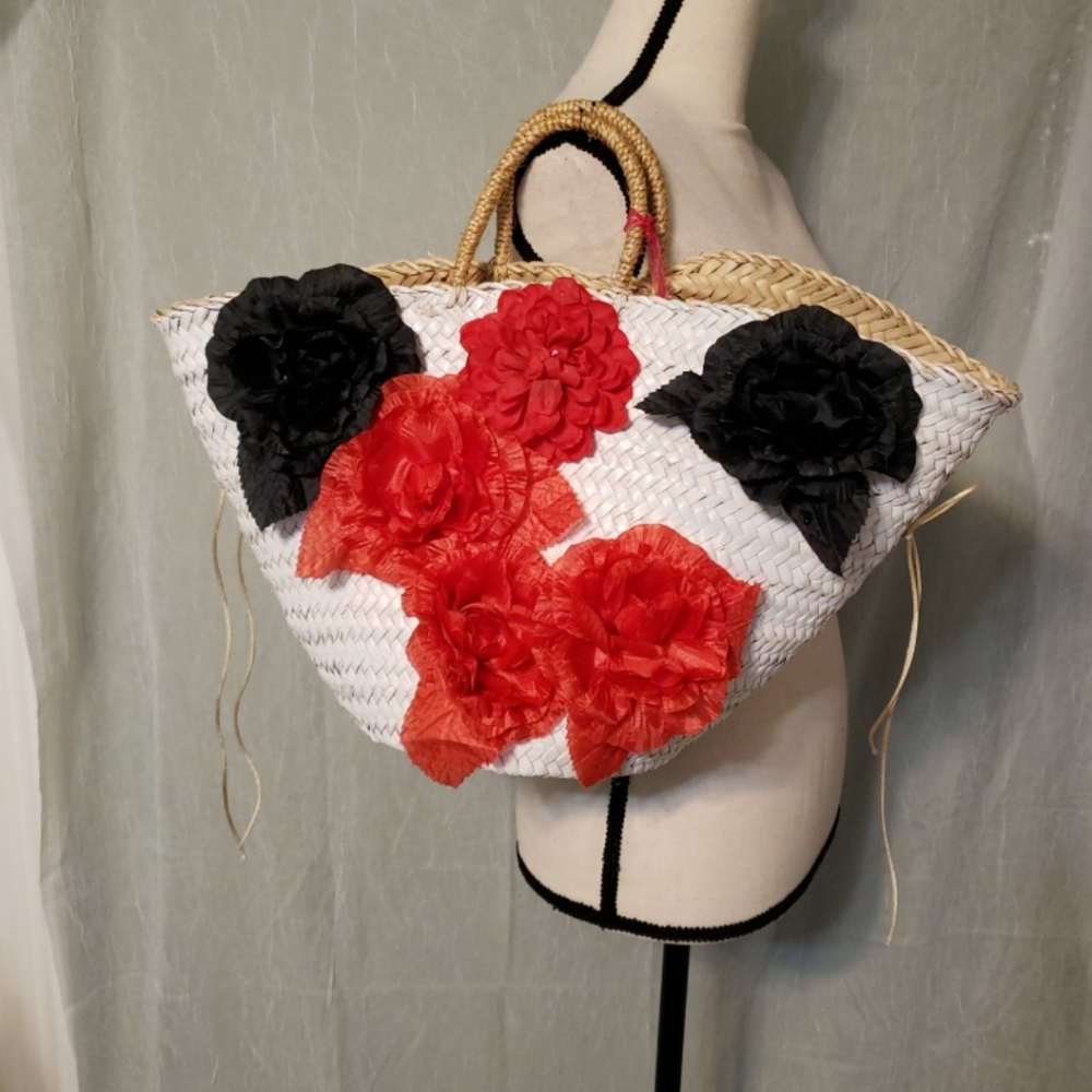 Save The Queen Large Straw Purse